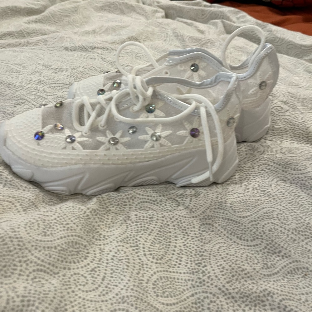 Womens shoes